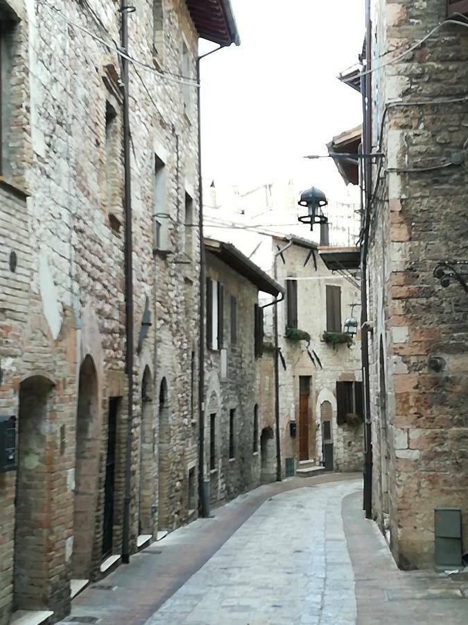 Canto XI Assisi Esterno foto